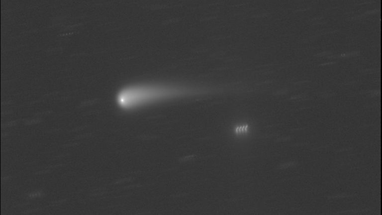 ‘Doomed’ comet Tsuchinshan-ATLAS survives brush with sun — may be visible to naked eye this fall_66d1de7d9600d.jpeg