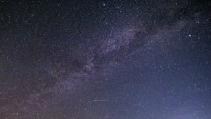 How to tell the difference between meteor and satellite streaks in photos_66b62ef70c5ac.jpeg