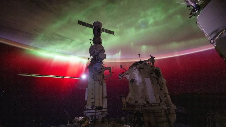 New ISS images showcase auroras, moon and space station in glorious photos (video)_66bbe570a6ffb.jpeg