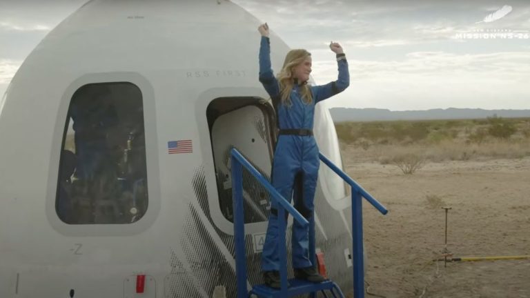 New record: Blue Origin launches youngest woman beyond Kármán line_66d0fd5b9faa7.jpeg