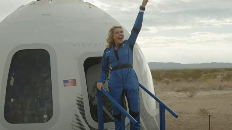 ‘One of the cleanest flights I’ve seen.’ Blue Origin launches 6 people to space, lands safely on NS-26 flight_66d08cf195a70.jpeg