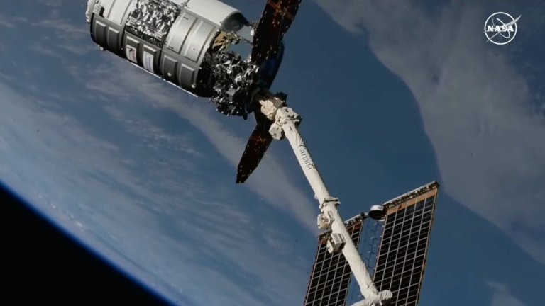 Private Cygnus freighter arrives at the ISS with 4 tons of supplies (photos)_66b23aa52e6c1.jpeg