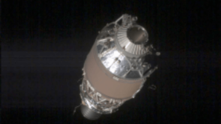 Spacecraft travels to metal object orbiting Earth, snaps stunning views_66be6cbc9ad19.png