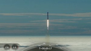 SpaceX Falcon 9 rocket launches for record-tying 22nd time, sending Arctic broadband satellites to orbit (video)_66ba238e46fcf.jpeg