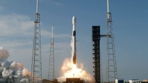 SpaceX launches 2 sharp-eyed Earth-imaging satellites to orbit Aug. 15 (video)_66be17e5506e9.jpeg