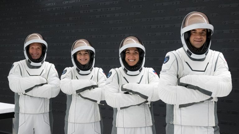 SpaceX Polaris Dawn astronauts will conduct high-flying research in Earth orbit_66cd08db816f5.jpeg