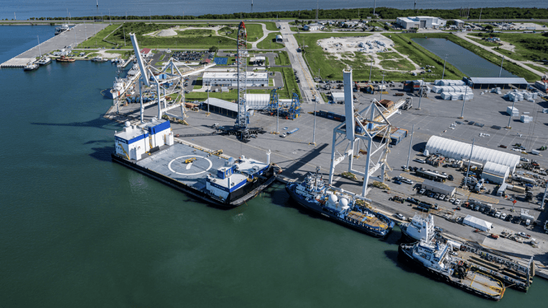 Blue Origin droneship arrives in Florida ahead of 1st New Glenn launch (video, photos)_66d8e66ee11af.png