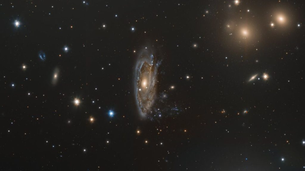 Gas and stars ‘stolen’ from galaxy in striking European Southern Observatory photo and video_66e8abb430863.jpeg