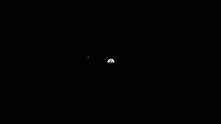 Jupiter-bound JUICE probe snaps photo of Earth, the moon and Uranus_66eca04aed00c.jpeg