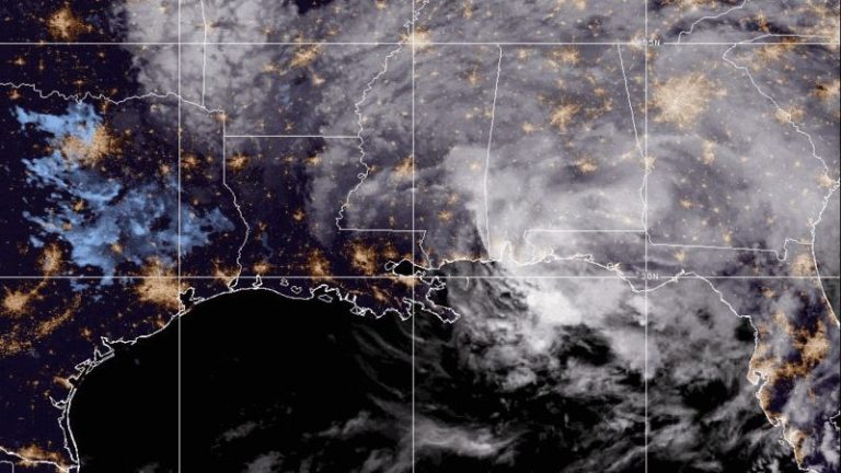 Satellites watch Hurricane Francine make landfall as a Category 2 storm in Louisiana (video)_66e365c53dd47.jpeg