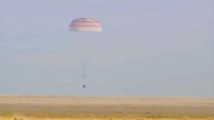 Soyuz MS-25 lands from ISS with NASA astronaut and record-setting cosmonauts (video)_66f175b9f20d6.jpeg