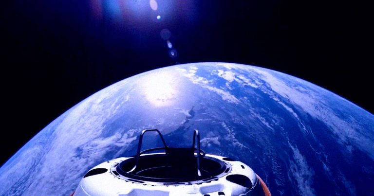 SpaceX Astronauts Now Farther From Earth Than Any Other Human Since Apollo Moon Missions_66e4550e5bf44.jpeg