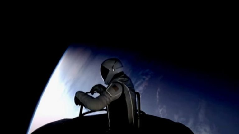 SpaceX Polaris Dawn astronauts perform historic 1st private spacewalk in orbit (video)_66e2f53d18b2e.jpeg