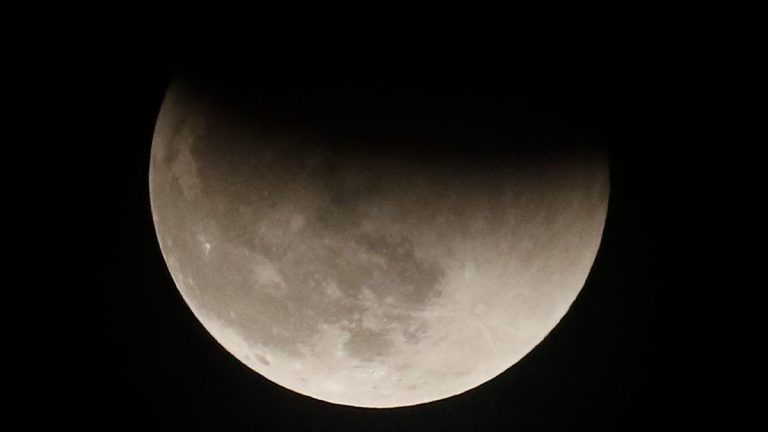 Super Harvest Moon lunar eclipse: How to watch online for free on Sept. 17_66e4b7335eb7d.jpeg