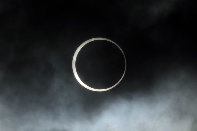 Annular solar eclipse 2024 wows skywatchers with ‘ring of fire’ over Easter Island, South America (videos, photos)_66fdc3af63e0f.jpeg