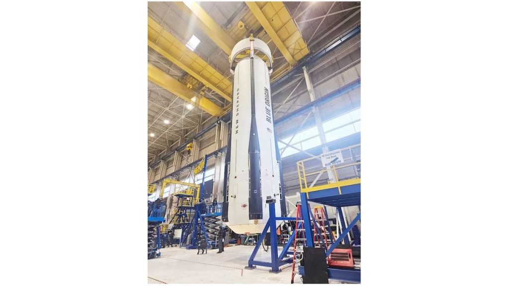 Blue Origin to debut 2nd human-rated New Shepard rocket on Oct. 7 launch (photo)_670066b098ce2.jpeg