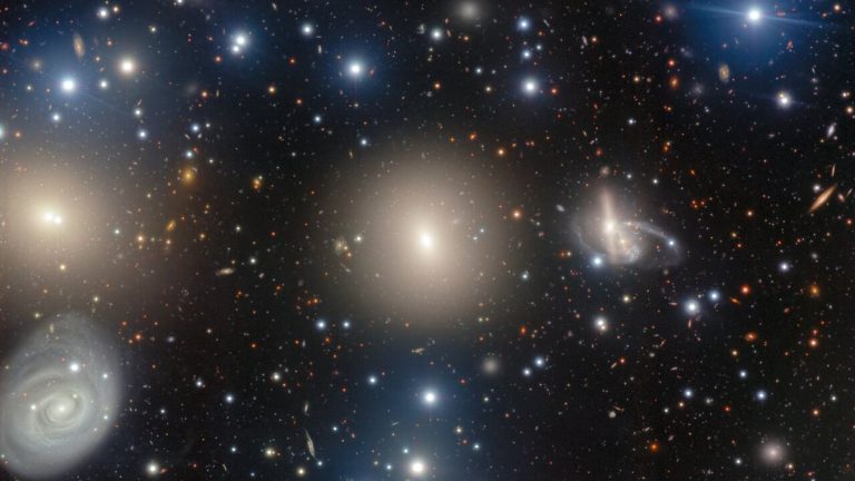 Massive, bustling Perseus galaxy cluster dazzles in new telescope image_671bb145555fe.jpeg