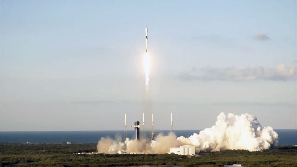 SpaceX launches 22 Starlink internet satellites from Florida (video)_671fa5491942f.jpeg