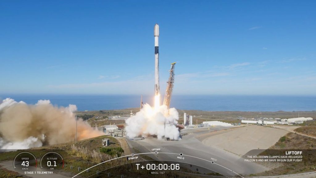 SpaceX launches next-gen US spy satellites on 100th Falcon 9 flight of the year (video, photos)_671ab3a0aa868.jpeg