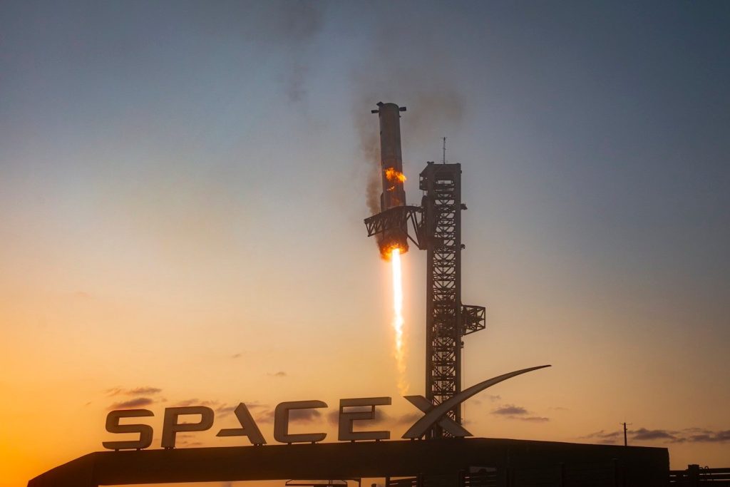 SpaceX Wants to Catch Starship’s Upper Stage With Giant ‘Chopsticks’ in 2025_6717f67b55c2b.jpeg