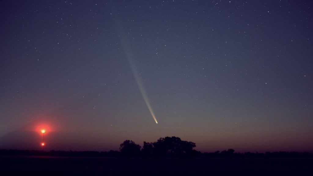 The dazzling Comet Tsuchinshan-ATLAS is emerging in the night sky: How to see it_6705acd01dea2.jpeg