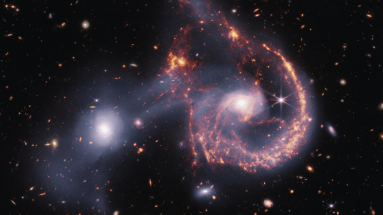 Webb telescope reveals a bridge between 2 galaxies after big collision_66fc633125ce9.png