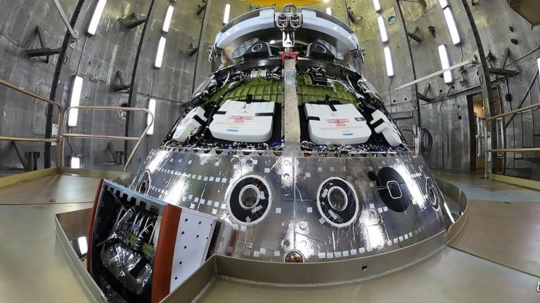 Artemis 2’s Orion capsule goes into altitude chamber to prep for 2025 moon mission (photo)_673654abc7198.jpeg