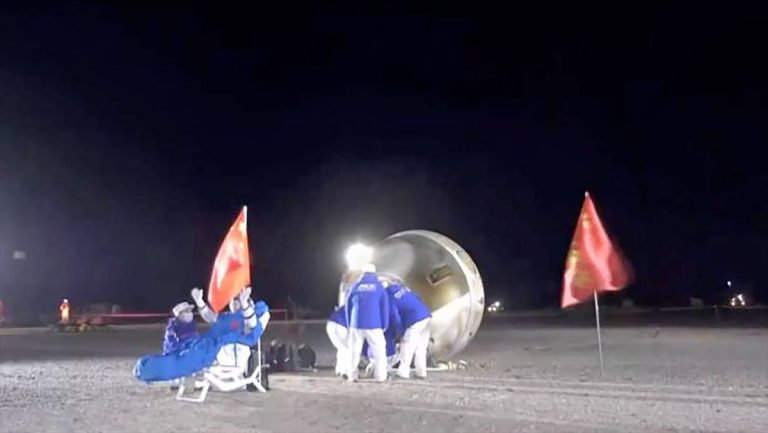 China’s Shenzhou 18 astronauts return to Earth after 6 months in space (video)_6727d3eca1cb0.jpeg