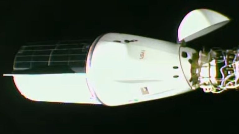 SpaceX Dragon cargo capsule arrives at ISS on 31st resupply mission (video)_672a7703d3005.jpeg