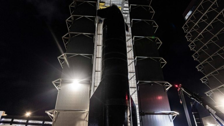 SpaceX rolls Starship spacecraft to pad ahead of Nov. 18 launch (photos)_673502ed0cdaa.jpeg