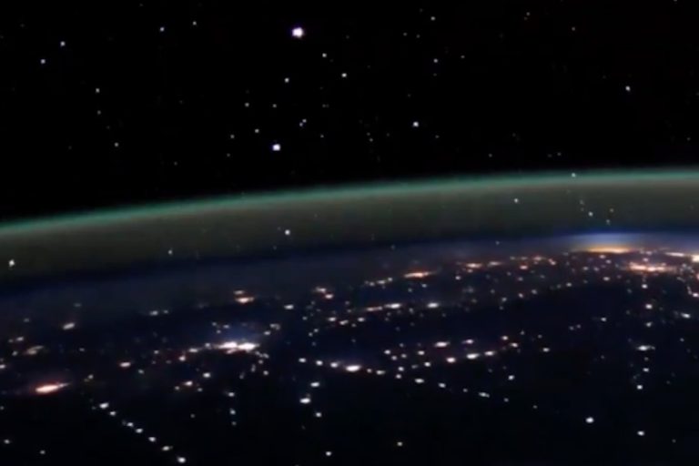 ‘Cosmic Fireflies’ Spotted From the ISS Turn Out to Be a Total Buzzkill_674fafa338d79.jpeg