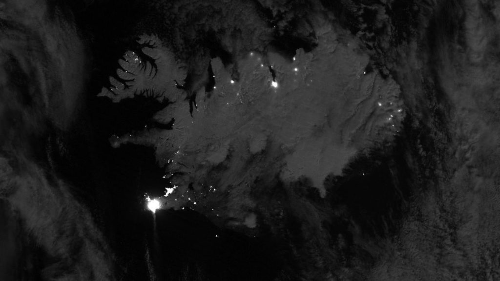 Satellites spy red-hot lava threaten Iceland’s Blue Lagoon_674e0f69ebf5c.jpeg