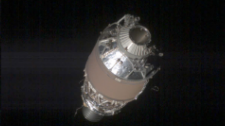 Spacecraft makes daring approach of metal object in Earth’s orbit_675ae2385306a.png