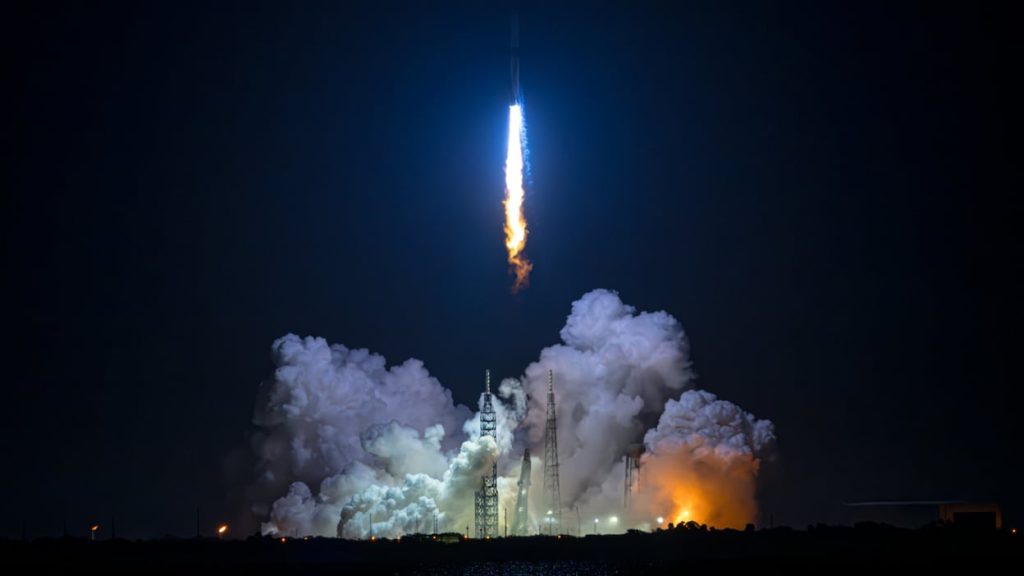 Jeff Bezos’ giant rocket just launched to space. Watch the footage._67895b1a5a4b1.jpeg